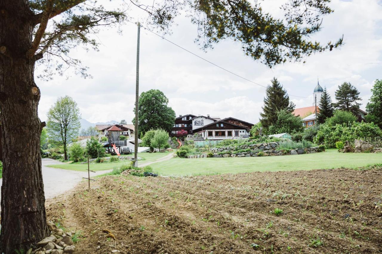ホテル Der Baeren In Zell アイゼンベルク エクステリア 写真