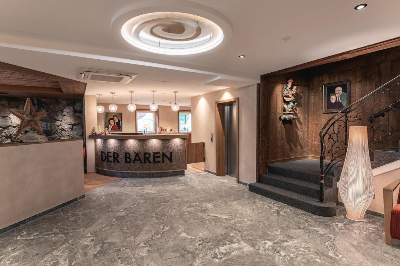 ホテル Der Baeren In Zell アイゼンベルク エクステリア 写真
